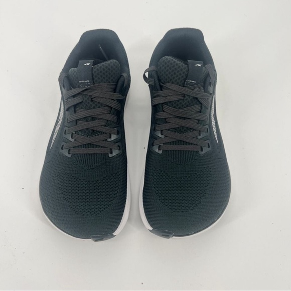 Altra Escalante 3 Men’s size 10.5. - Picture 2 of 8